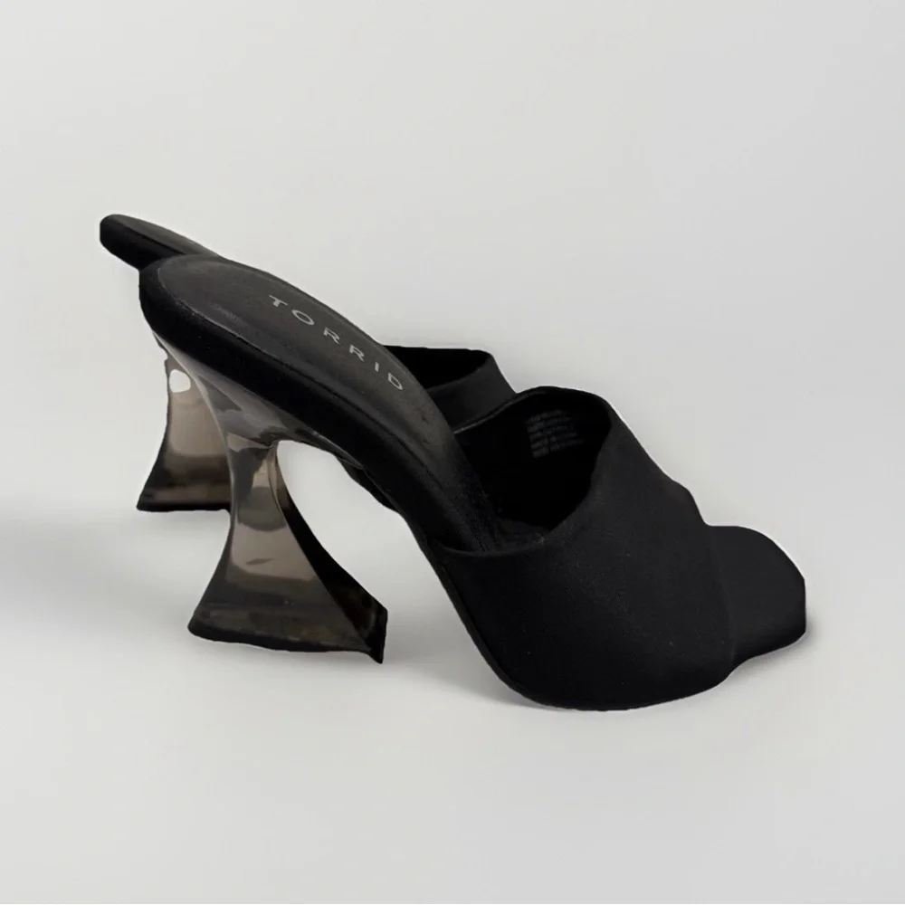 Torrid Black chunky Heeled Mules